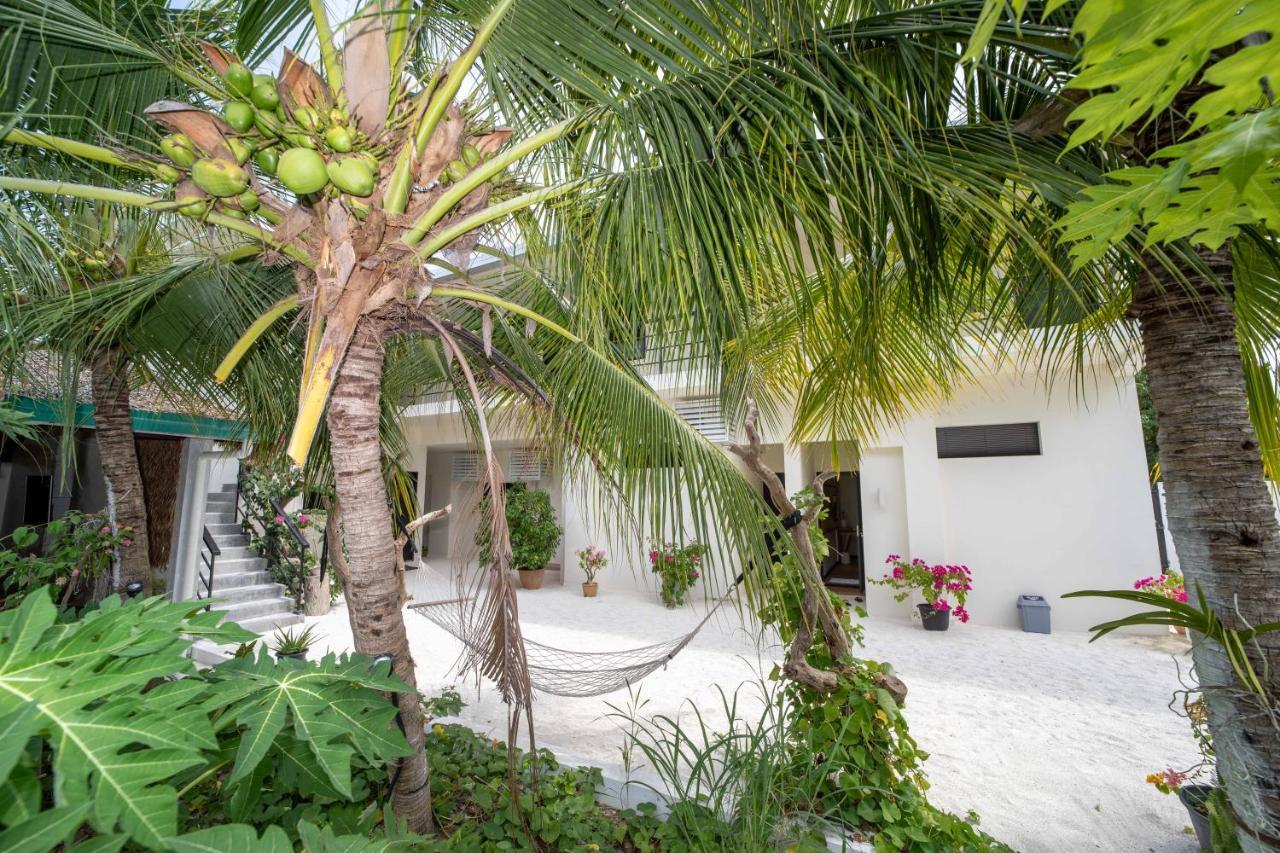 Rasdhoo Dive Lodge Exterior photo